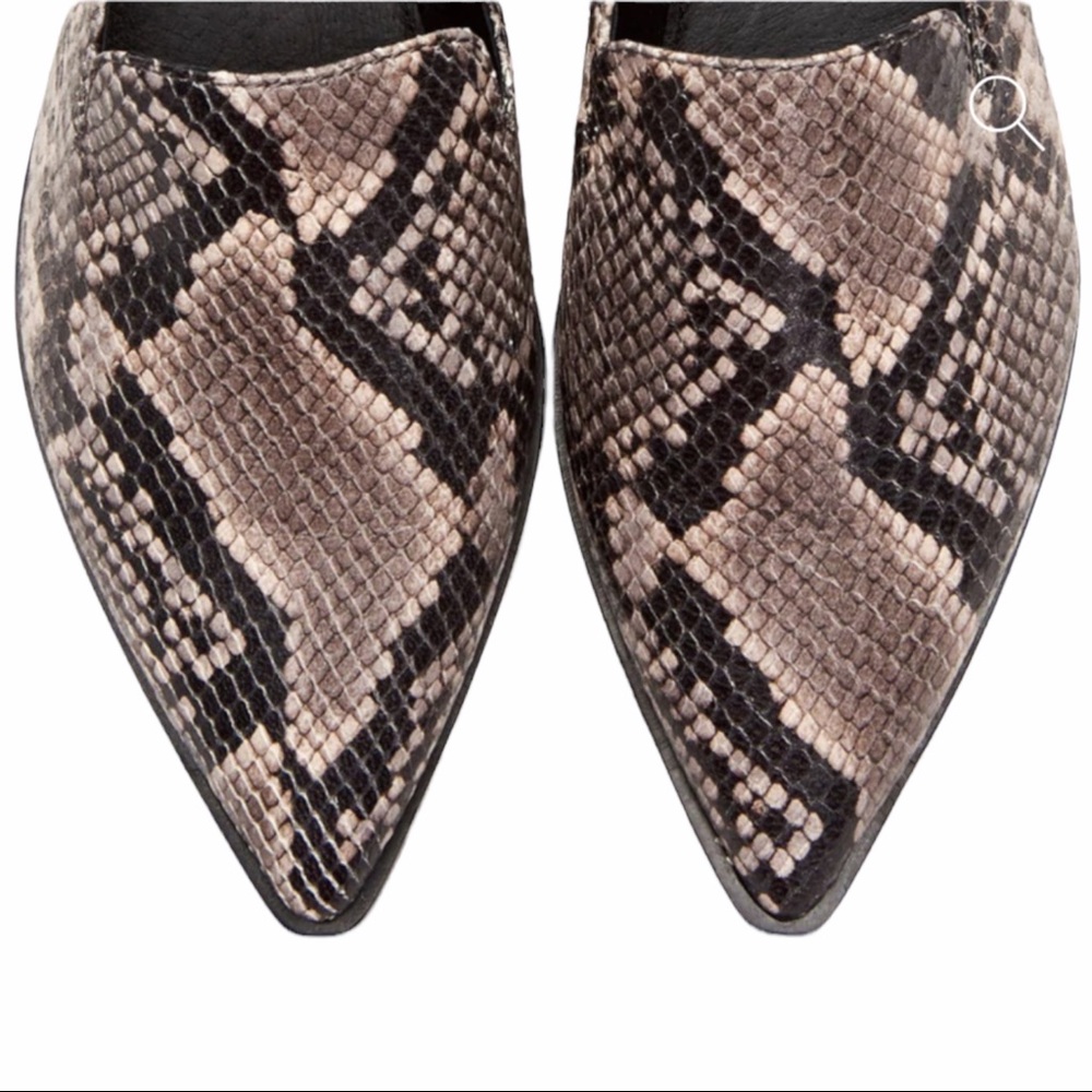 NIB Frye Gray Snake-Embossed Kenzie Venetian Leather Loafer, 6 - Picture 5 of 8